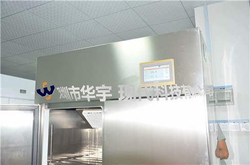 我司為江蘇某外資公司提供1000L帶PLC顯示控製91视频APP成人(圖3)